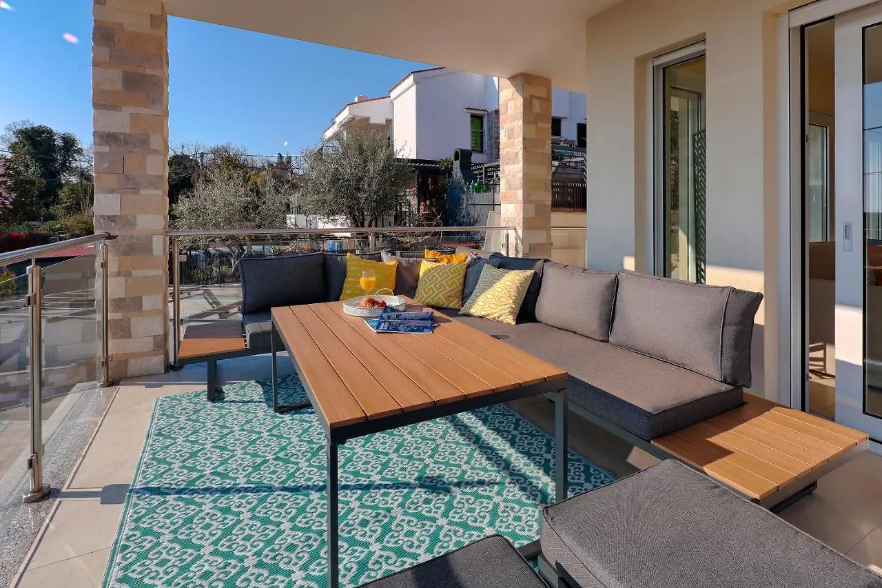 Villa Sunny Icici- Apartment Sun 0*,